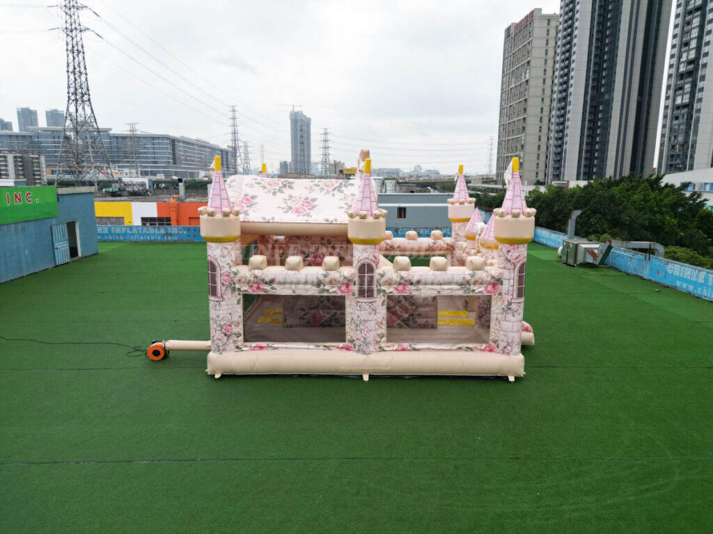 T2-8712 Weddings Theme Inflatable Castles